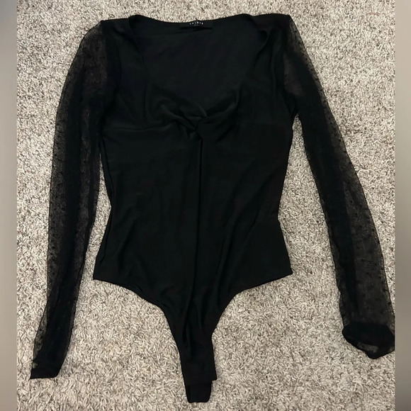 Black bodysuit with mesh sleeves - Picture 1 of 3